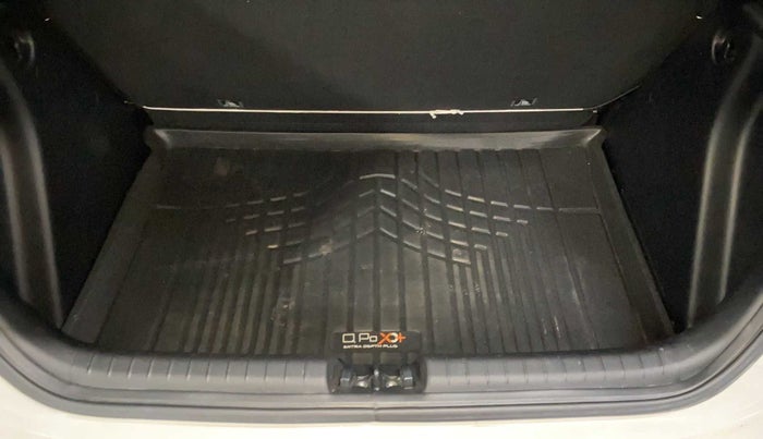 2023 Hyundai NEW I20 MAGNA 1.2 MT, Petrol, Manual, 4,233 km, Boot Inside