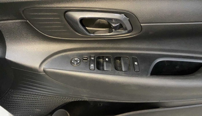 2023 Hyundai NEW I20 MAGNA 1.2 MT, Petrol, Manual, 4,233 km, Driver Side Door Panels Control