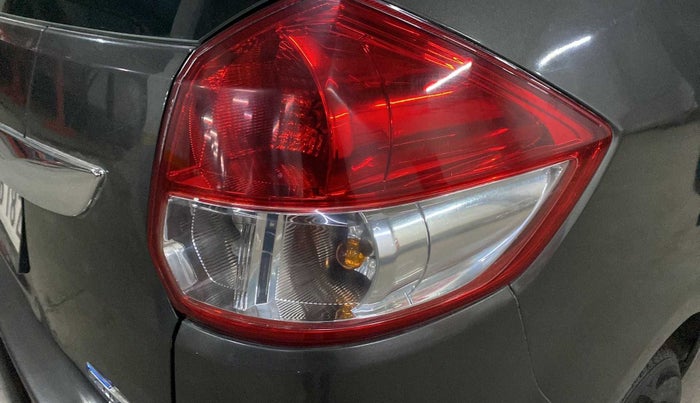 2015 Maruti Ertiga VDI SHVS, Diesel, Manual, 98,783 km, Right tail light - Minor scratches