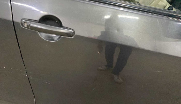 2015 Maruti Ertiga VDI SHVS, Diesel, Manual, 98,783 km, Driver-side door - Minor scratches