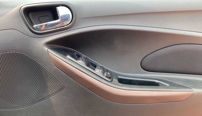 2018 Ford FREESTYLE TITANIUM 1.2 PETROL, Petrol, Manual, 25,201 km, Driver Side Door Panels Control