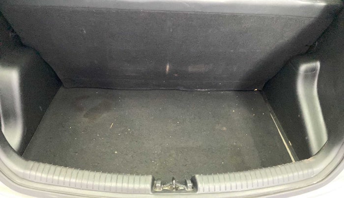 2016 Hyundai Grand i10 ERA 1.2 KAPPA VTVT, Petrol, Manual, 55,444 km, Boot Inside