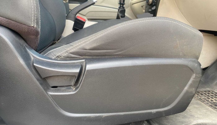2019 Mahindra XUV300 W6 1.5 DIESEL, Diesel, Manual, 56,954 km, Driver Side Adjustment Panel