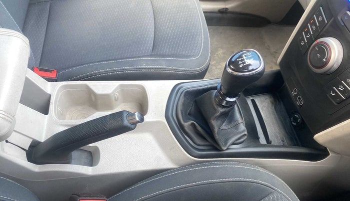 2019 Mahindra XUV300 W6 1.5 DIESEL, Diesel, Manual, 56,954 km, Gear Lever