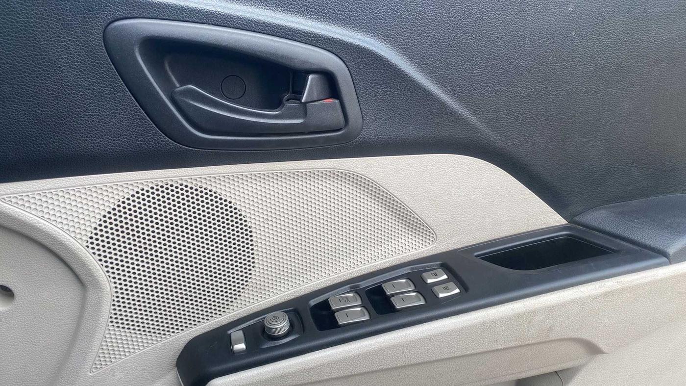 2019 Mahindra XUV300 W6 1.5 DIESEL, Diesel, Manual, 56,954 km, Driver Side Door Panels Control