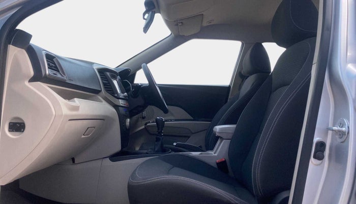 2019 Mahindra XUV300 W6 1.5 DIESEL, Diesel, Manual, 56,954 km, Right Side Front Door Cabin