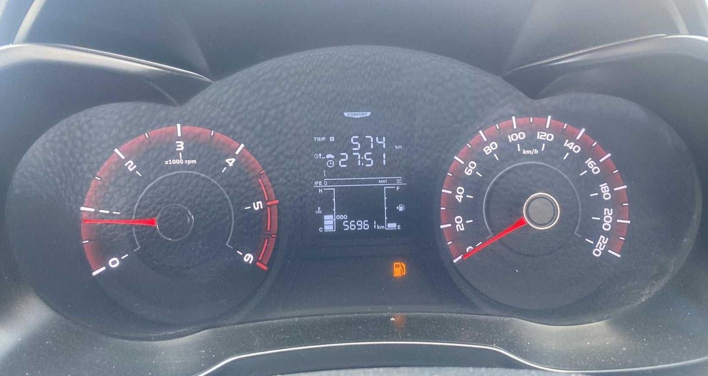 2019 Mahindra XUV300 W6 1.5 DIESEL, Diesel, Manual, 56,954 km, Odometer Image