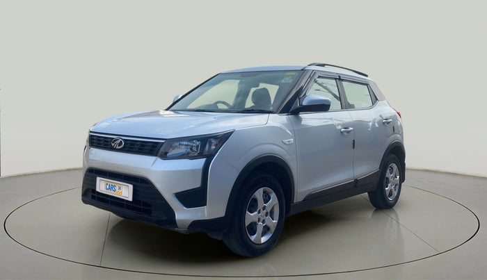 2019 Mahindra XUV300 W6 1.5 DIESEL, Diesel, Manual, 56,954 km, Left Front Diagonal