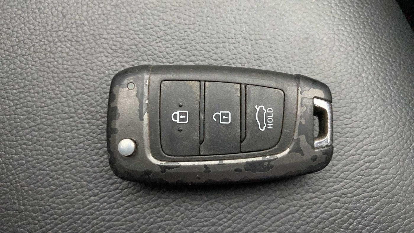2017 Hyundai Verna 1.6 EX CRDI, Diesel, Manual, 81,471 km, Key Close Up