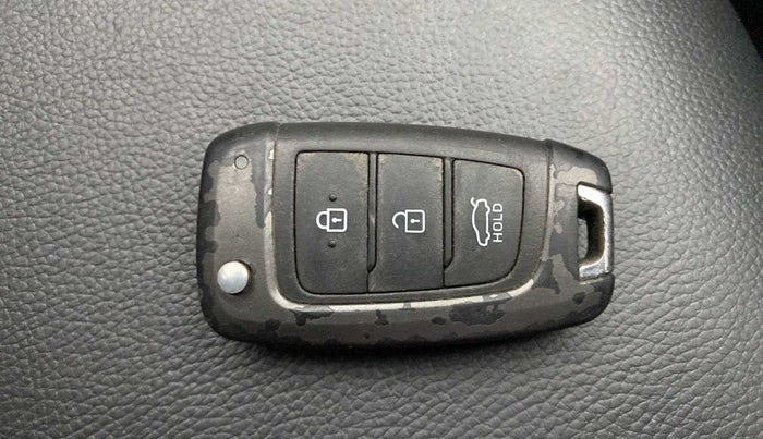 2017 Hyundai Verna 1.6 EX CRDI, Diesel, Manual, 81,471 km, Key Close Up