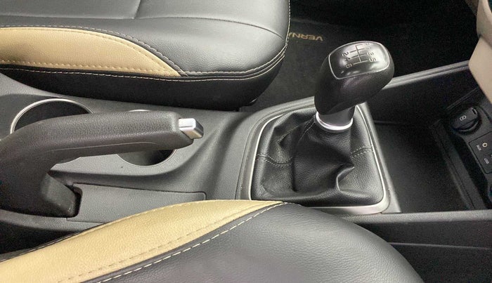 2017 Hyundai Verna 1.6 EX CRDI, Diesel, Manual, 81,471 km, Gear Lever