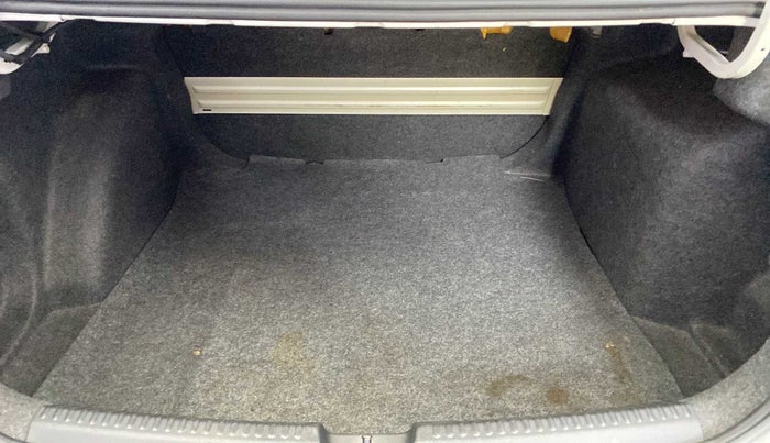 2012 Volkswagen Vento HIGHLINE 1.6 MPI, Petrol, Manual, 54,097 km, Boot Inside