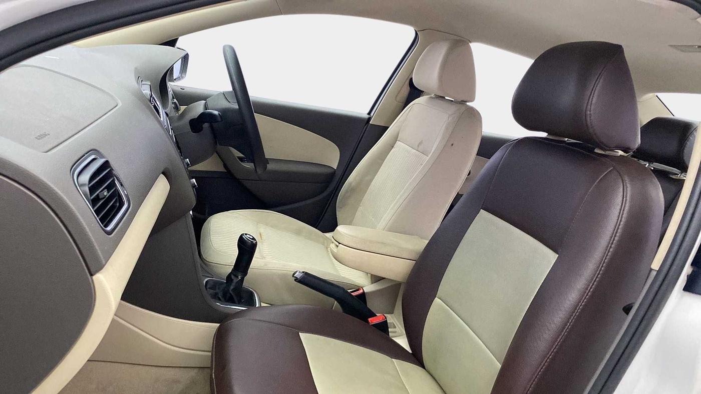 2012 Volkswagen Vento HIGHLINE 1.6 MPI, Petrol, Manual, 54,097 km, Right Side Front Door Cabin