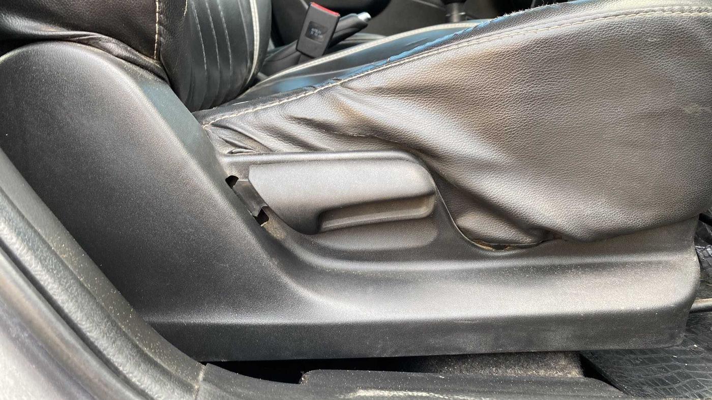 2014 Maruti Swift LXI, Petrol, Manual, 50,374 km, Driver Side Adjustment Panel