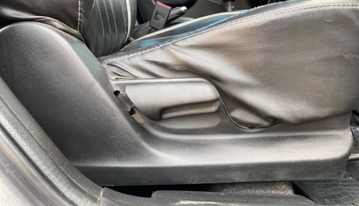 2014 Maruti Swift LXI, Petrol, Manual, 50,374 km, Driver Side Adjustment Panel