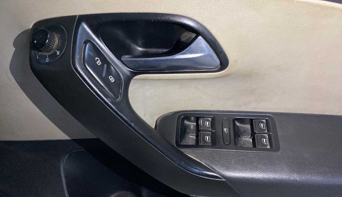 2013 Volkswagen Polo COMFORTLINE 1.2L PETROL, Petrol, Manual, 53,379 km, Driver Side Door Panels Control