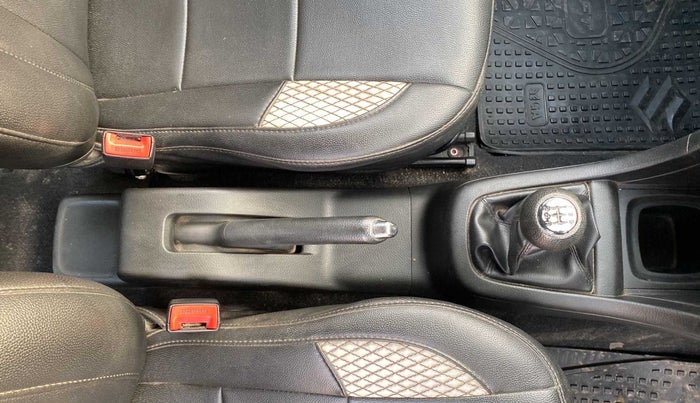 2016 Maruti Swift VXI, Petrol, Manual, 1,02,437 km, Gear Lever