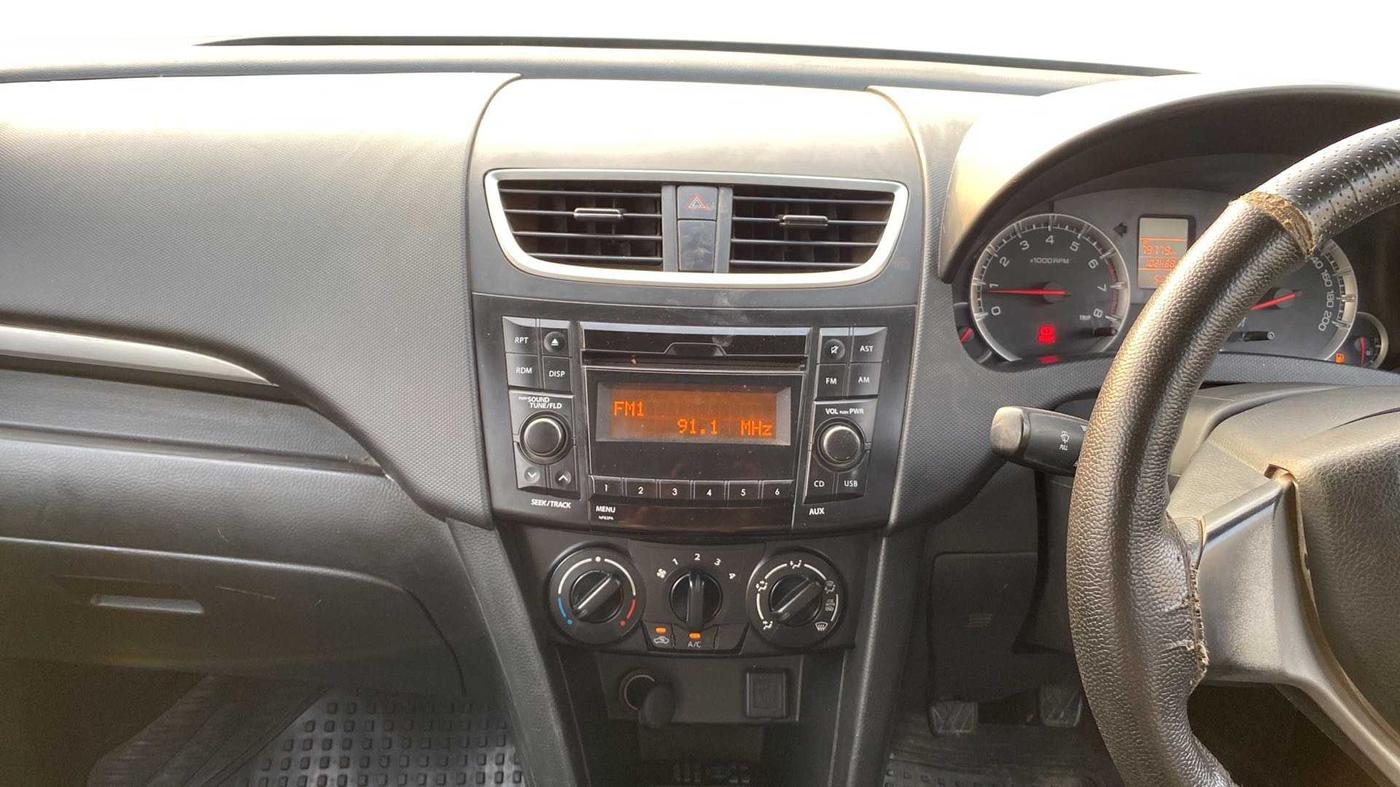 2016 Maruti Swift VXI, Petrol, Manual, 1,02,437 km, Air Conditioner