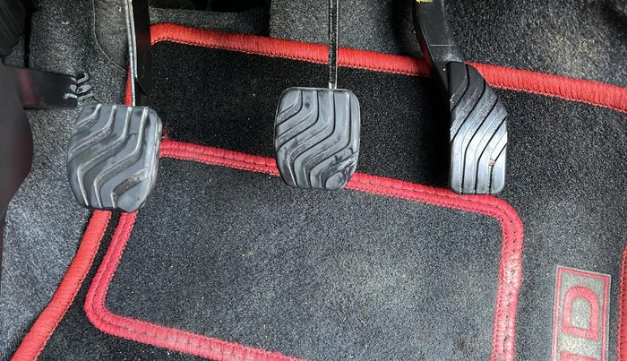 2023 Renault Kwid RXT 1.0, Petrol, Manual, 467 km, Pedals