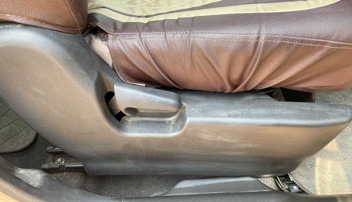 2015 Maruti Wagon R 1.0 VXI, Petrol, Manual, 26,964 km, Driver Side Adjustment Panel