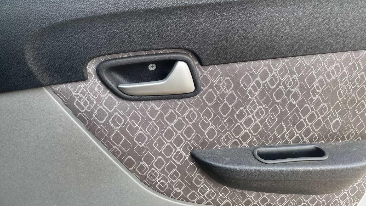 2018 Maruti Alto 800 LXI, Petrol, Manual, 26,061 km, Driver Side Door Panels Control