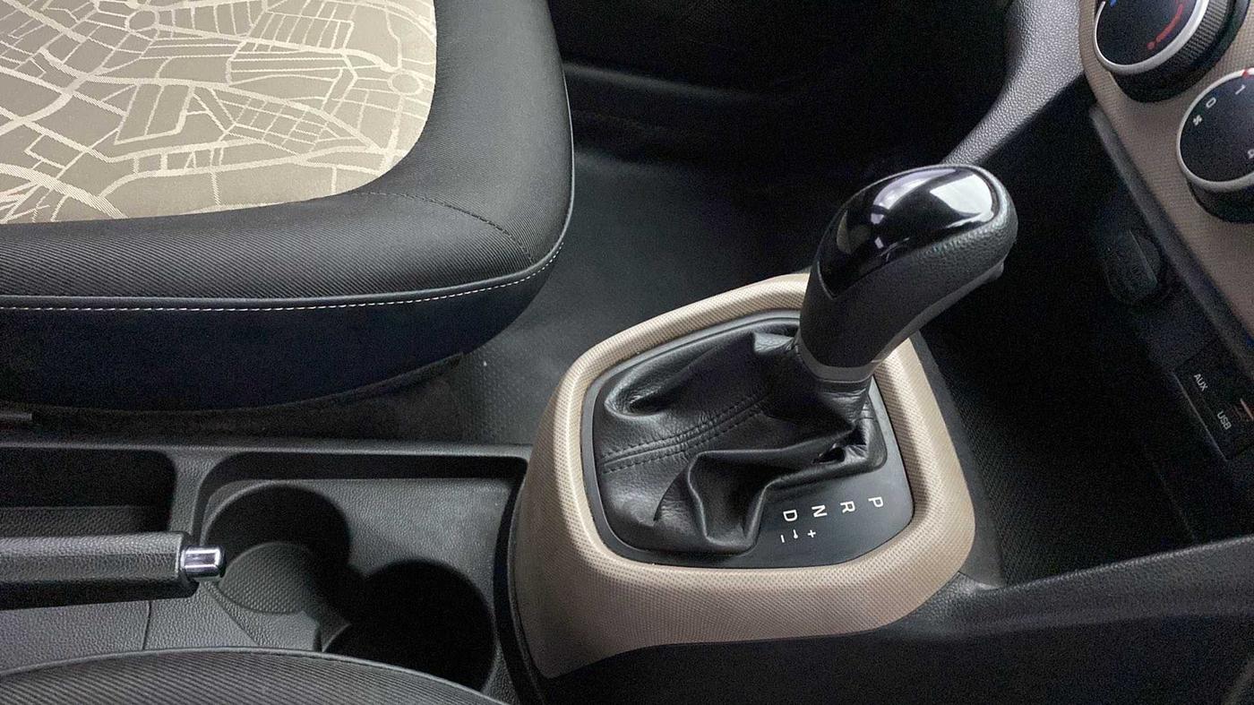 2016 Hyundai Grand i10 ASTA (O) AT 1.2 KAPPA VTVT, Petrol, Automatic, 52,430 km, Gear Lever