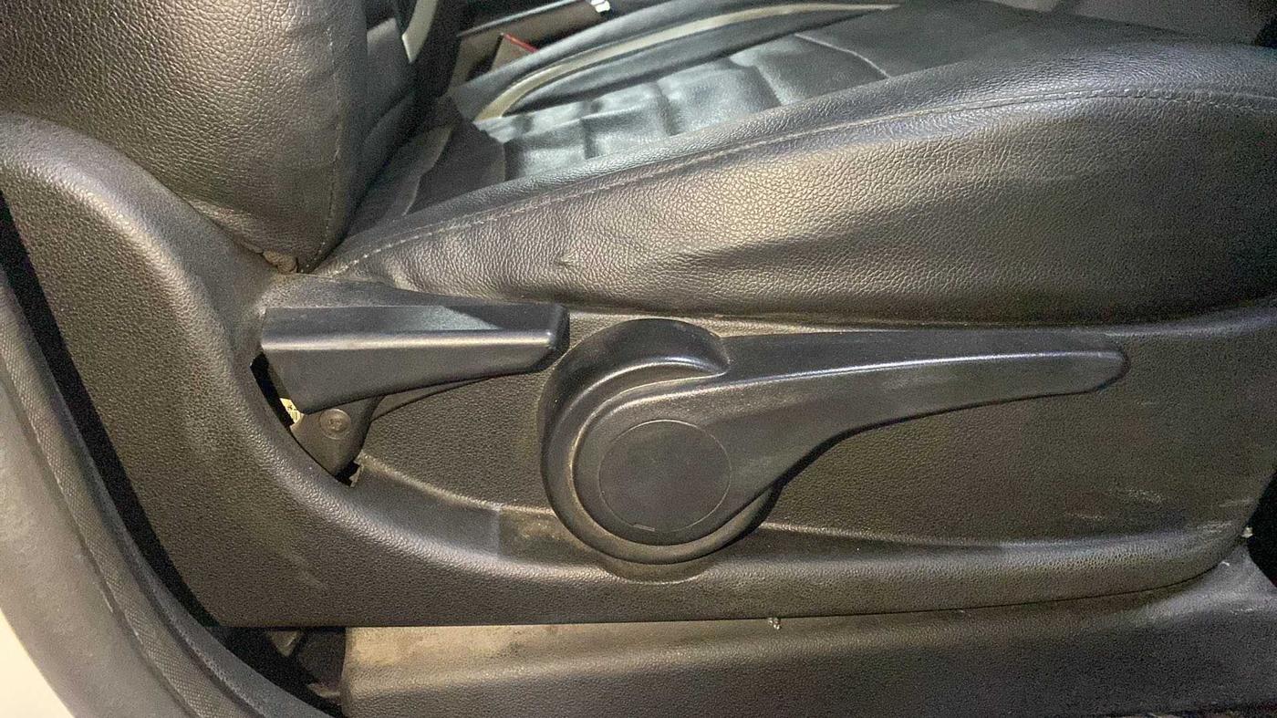 2018 Tata TIGOR XT DIESEL, Diesel, Manual, 76,700 km, Driver Side Adjustment Panel