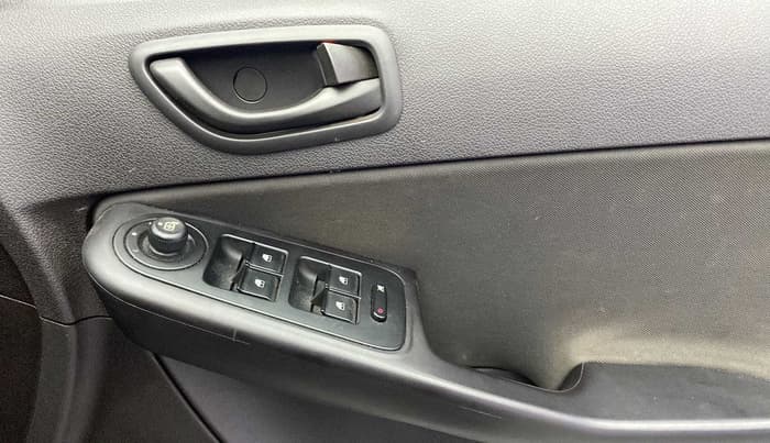 2016 Tata Bolt XM REVOTRON, Petrol, Manual, 87,683 km, Driver Side Door Panels Control