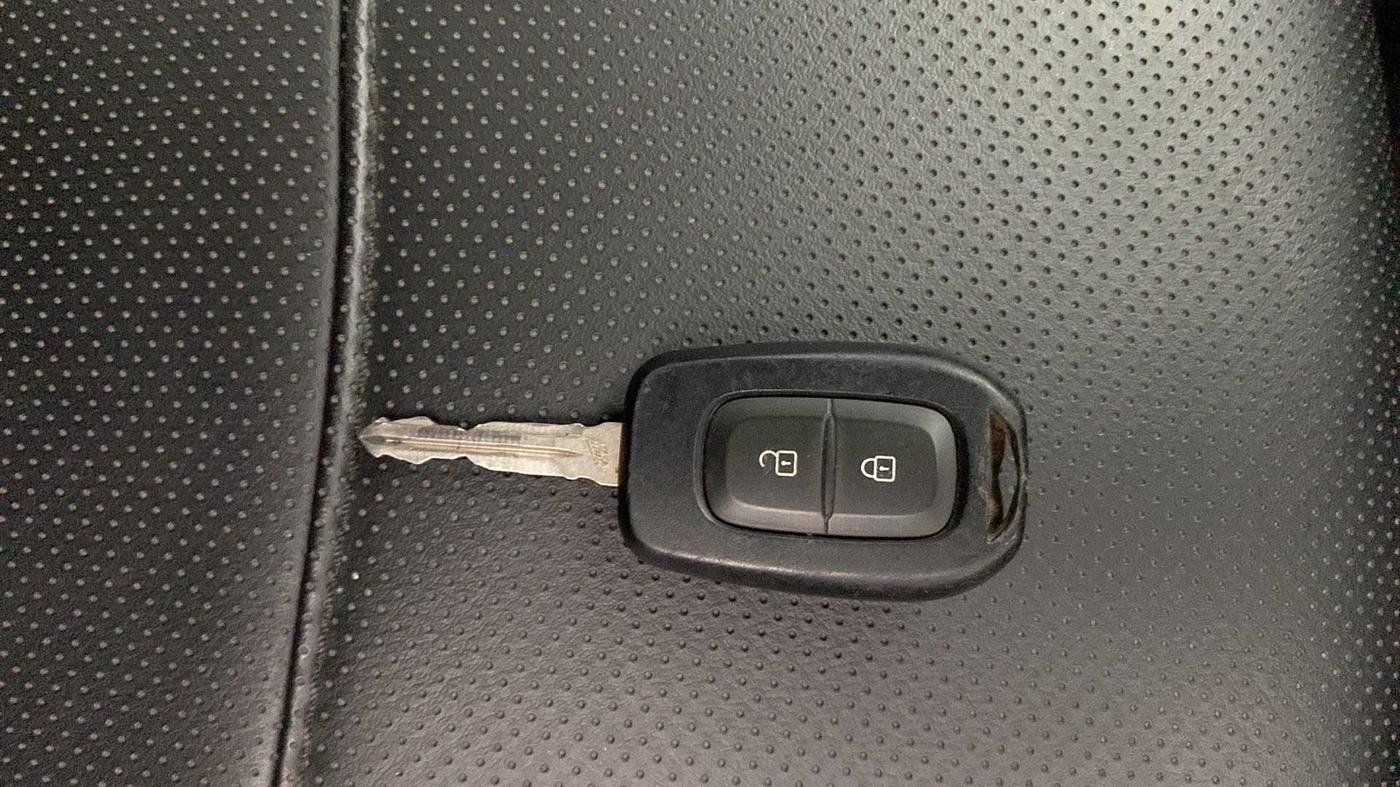 2020 Renault TRIBER RXT, Petrol, Manual, 38,440 km, Key Close Up