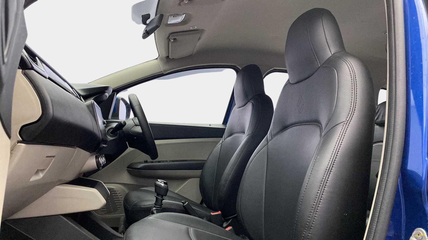 2020 Renault TRIBER RXT, Petrol, Manual, 38,440 km, Right Side Front Door Cabin