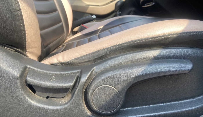 2017 Hyundai Elite i20 SPORTZ 1.2, Petrol, Manual, 51,005 km, Driver Side Adjustment Panel