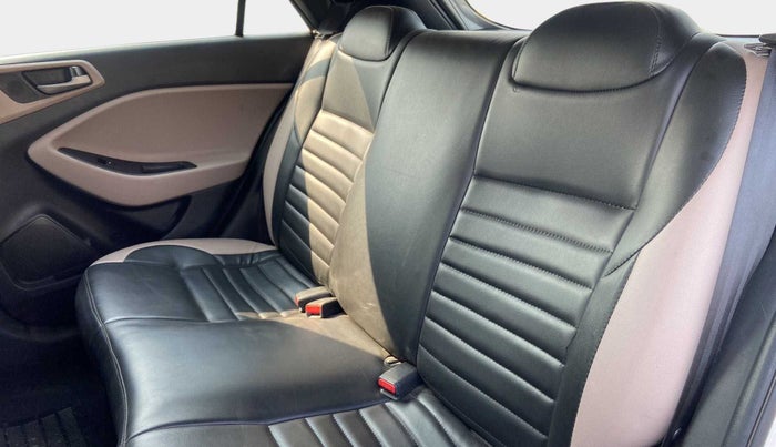 2017 Hyundai Elite i20 SPORTZ 1.2, Petrol, Manual, 51,005 km, Right Side Rear Door Cabin