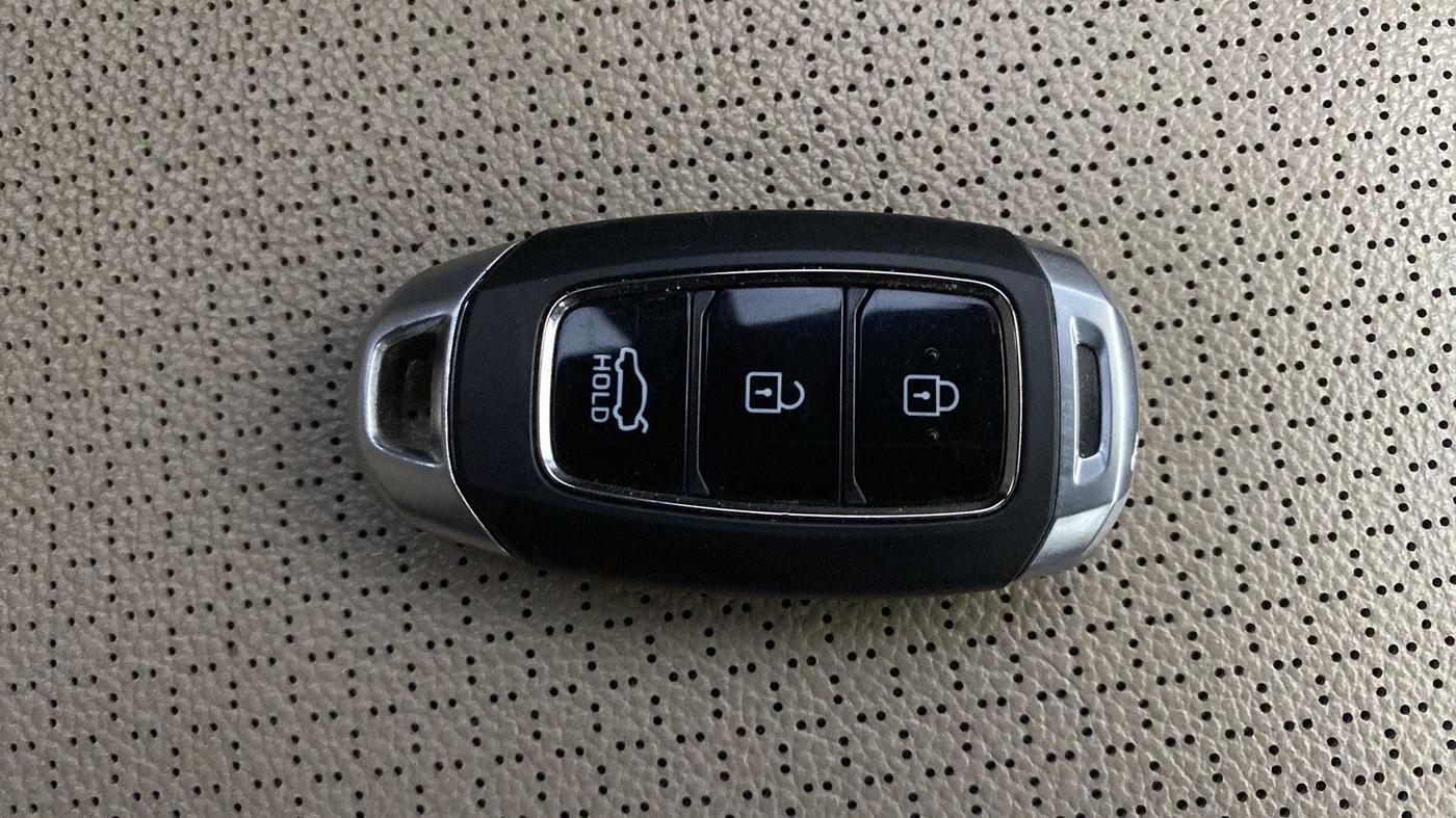 2018 Hyundai Verna 1.6 VTVT SX (O) AT, Petrol, Automatic, 43,293 km, Key Close Up