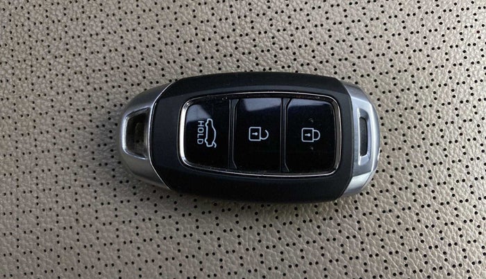 2018 Hyundai Verna 1.6 VTVT SX (O) AT, Petrol, Automatic, 43,293 km, Key Close Up