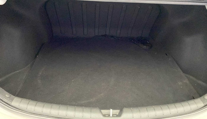 2018 Hyundai Verna 1.6 VTVT SX (O) AT, Petrol, Automatic, 43,293 km, Boot Inside