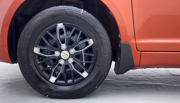 2011 Maruti Swift VXI D, Petrol, Manual, 55,215 km, Left Front Wheel