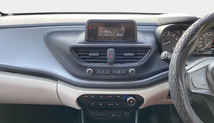 2023 Tata ALTROZ XE PLUS PETROL, Petrol, Manual, 5,784 km, Air Conditioner
