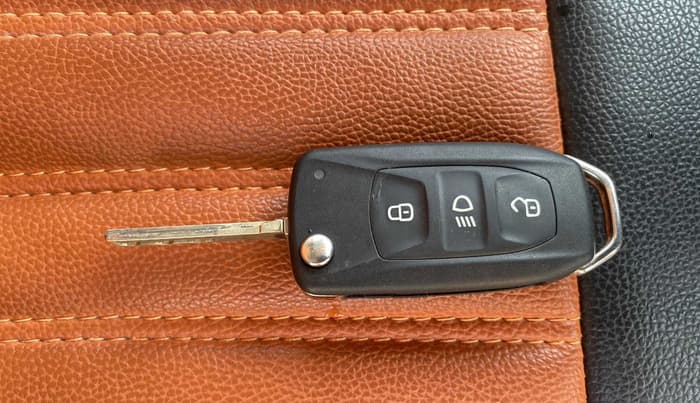 2023 Tata ALTROZ XE PLUS PETROL, Petrol, Manual, 5,784 km, Key Close Up