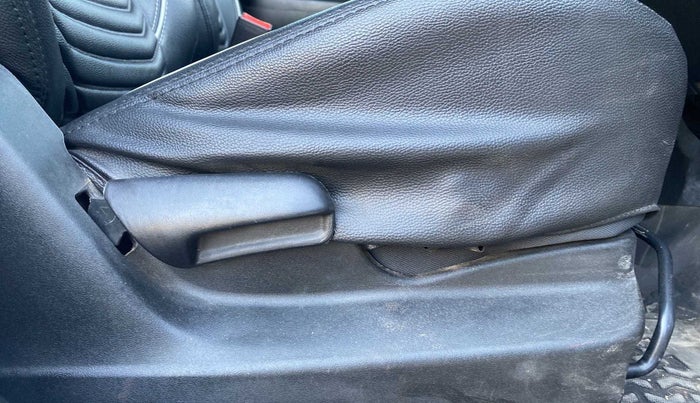 2021 Maruti Vitara Brezza VXI, Petrol, Manual, 34,127 km, Driver Side Adjustment Panel