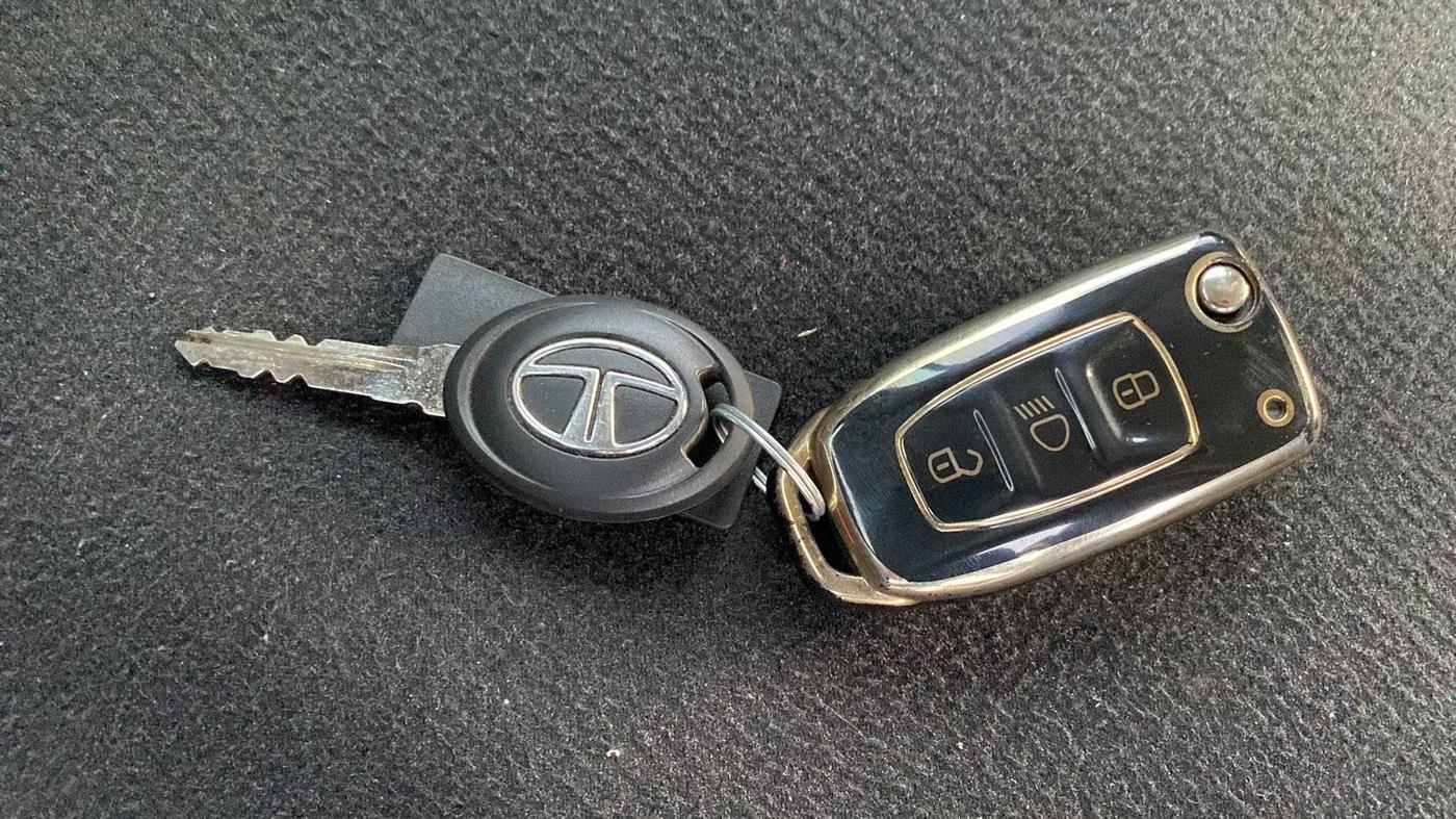 2018 Tata TIGOR XZ PLUS PETROL, Petrol, Manual, 67,027 km, Key Close Up