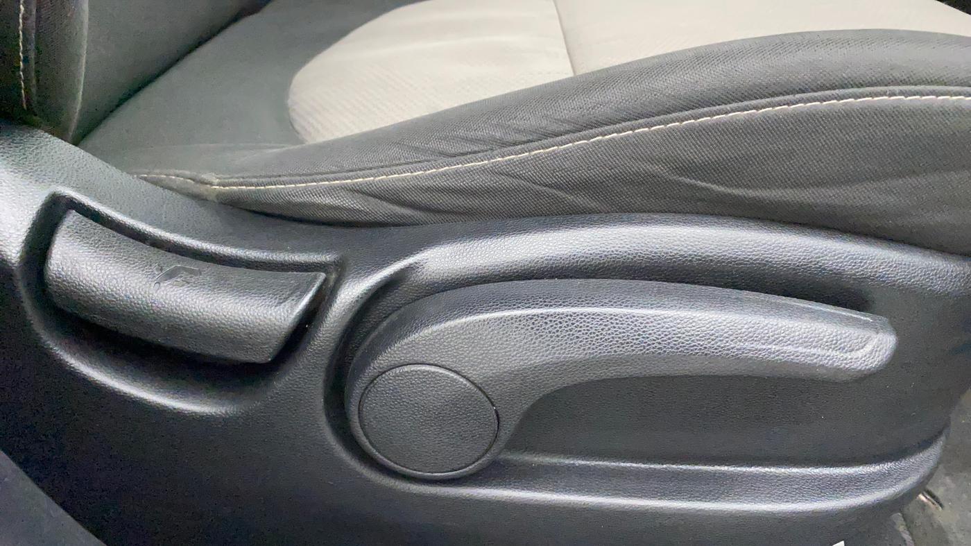 2019 Hyundai Creta SX 1.6 DIESEL, Diesel, Manual, 56,796 km, Driver Side Adjustment Panel
