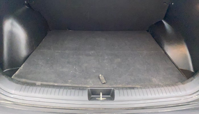 2019 Hyundai Creta SX 1.6 DIESEL, Diesel, Manual, 56,796 km, Boot Inside