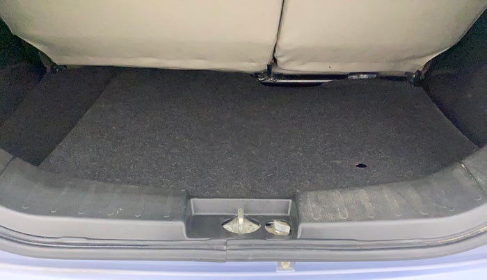 2016 Maruti Wagon R 1.0 VXI AMT, Petrol, Automatic, 35,899 km, Boot Inside