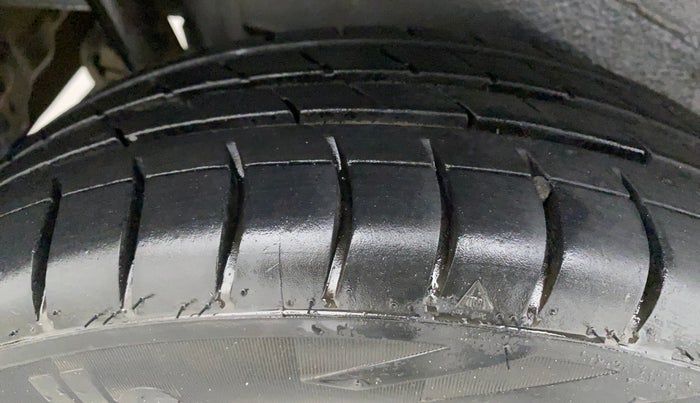 2016 Maruti Wagon R 1.0 VXI AMT, Petrol, Automatic, 35,899 km, Right Rear Tyre Tread