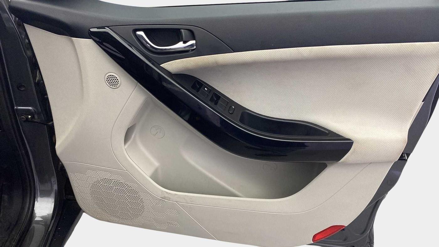 2021 Tata NEXON XZ PLUS PETROL SUNROOF, Petrol, Manual, 35,370 km, Driver Side Door Panels Control