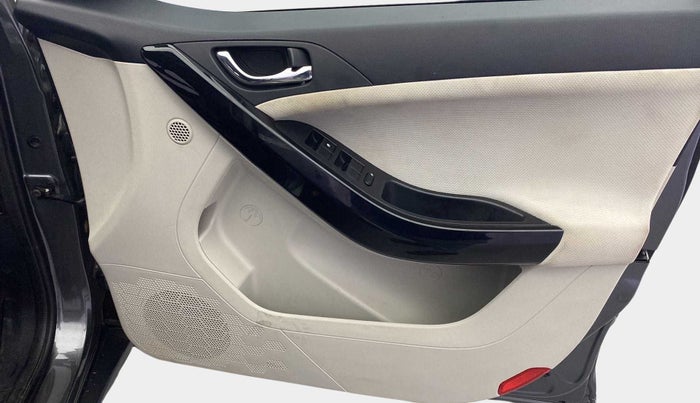 2021 Tata NEXON XZ PLUS PETROL SUNROOF, Petrol, Manual, 35,370 km, Driver Side Door Panels Control