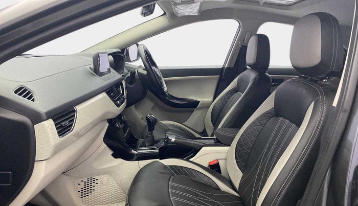 2021 Tata NEXON XZ PLUS PETROL SUNROOF, Petrol, Manual, 35,370 km, Right Side Front Door Cabin