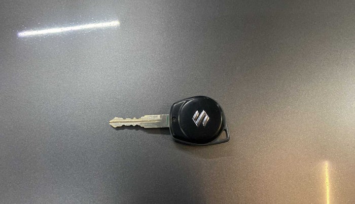 2013 Maruti Swift VXI, Petrol, Manual, 88,726 km, Key Close Up