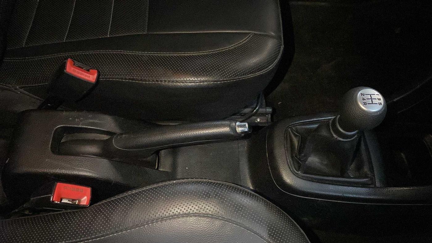 2013 Maruti Swift VXI, Petrol, Manual, 88,726 km, Gear Lever