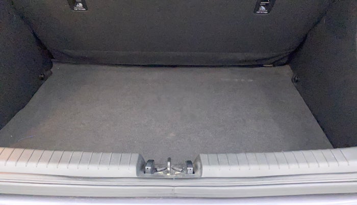 2019 Hyundai Elite i20 ASTA 1.2 (O), Petrol, Manual, 31,378 km, Boot Inside